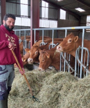 Maxime Kovalski est éleveur bovin allaitant à Marcillac-la-Croisille en Corrèze, suite à une reconversion title=