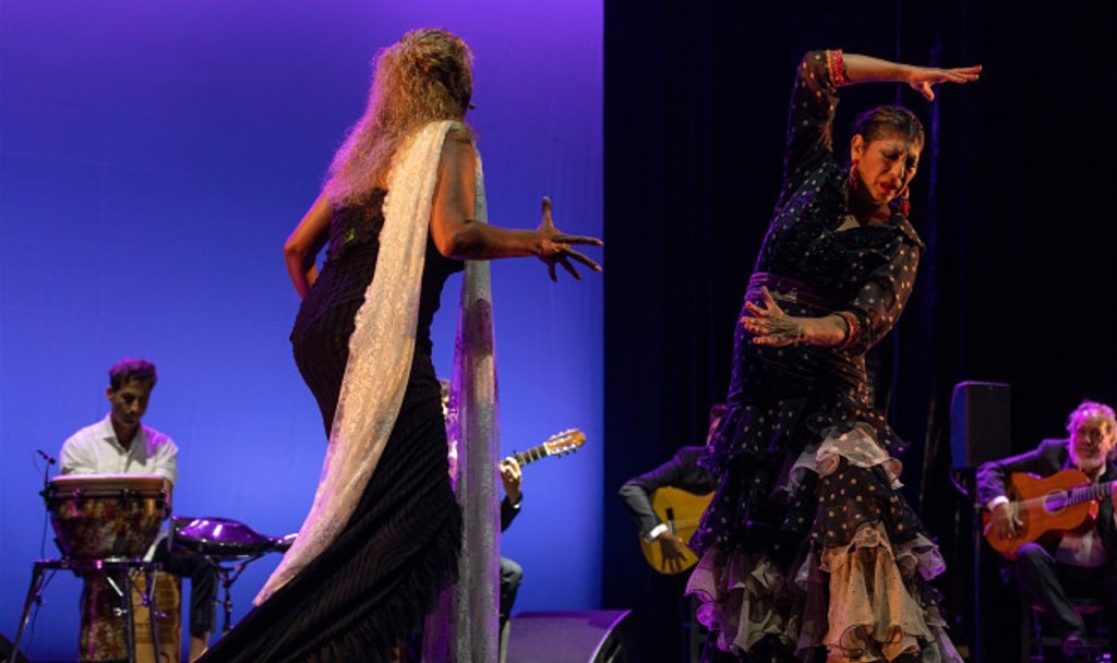 Esperanza Fernandez et Manuela Carrasco sur la scène des Arènes, festival Arte Flamenco 2021