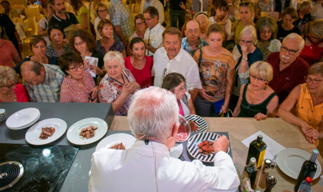 A l’image du chef limougeaud Jacques Chibois, une vingtaine de chefs prépareront des recettes devant le public