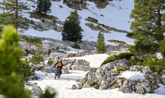 Ski de randonnée, balade en raquettes, marche nordique, fat bike, sortie en chiens de traineau, tyrolienne parapente... autant d'activités alternatives au ski alpin mises en avant l'hiver dernier