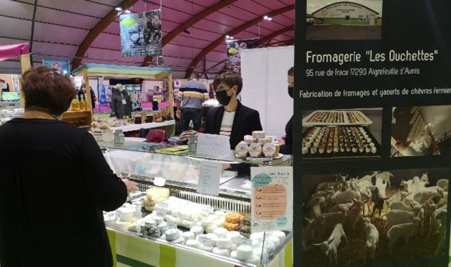 La ferme des Ouchettes propose une large gamme de fromages fermiers au lait cru de chèvres