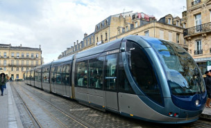 Tramway en alimentaiton par le sol à Bordeaux - Ligne B