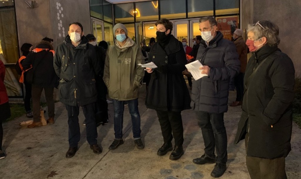 Le Maire de Bordeaux Pierre Hurmic lance la Nuit de la Solidarité dans la ville, accompagné de Delphine Jamet, Harmonie Lecerf, Ken Wong Youk Hong et Emmanuel Langlois