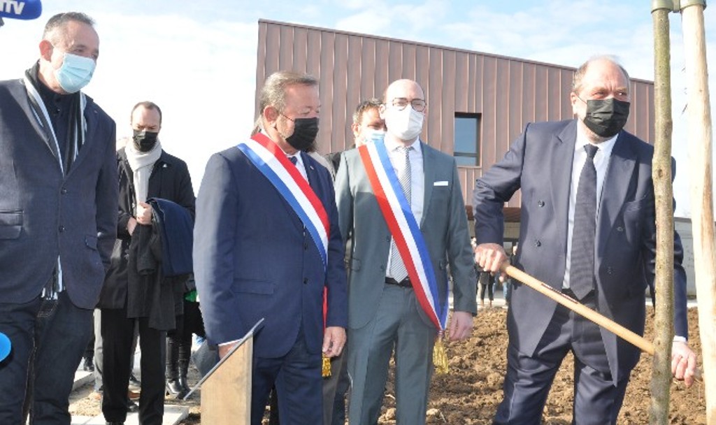 Eric Dupond-Moretti le ministre de la Justice inaugure le centre éducatif fermé de Bergerac