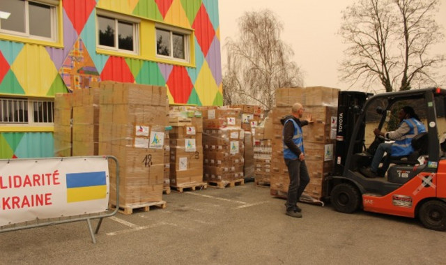 Les bénévoles du Secours Populaire de la Haute-Vienne ont chargé un camion pour la Roumanie