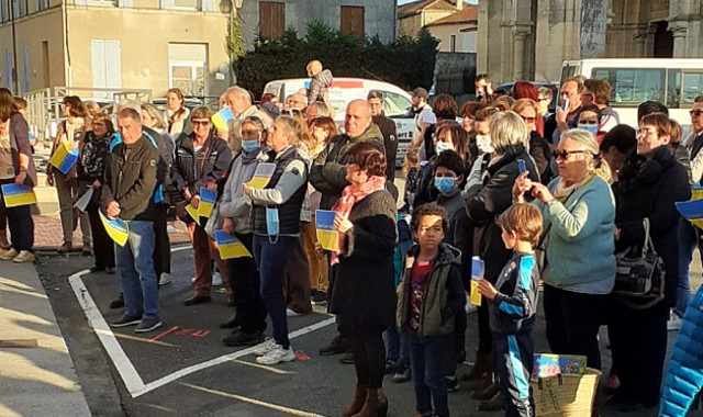 Rassemblement de solidarité et de soutien en faveur des Ukrainiens organisé à La Roche-Chalais