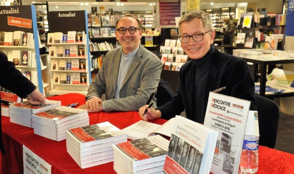 Gautier Mornas et Sébastien Bouwy, les deux auteurs du livre consacré à la visite des Présidents en Dordogne
