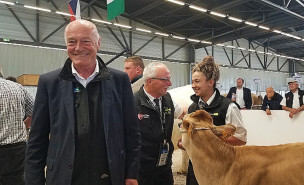 Alain Rousset a salué les éleveurs lors de sa venue sur le Salon de l'agriculture Nouvelle-Aquitaine 2022