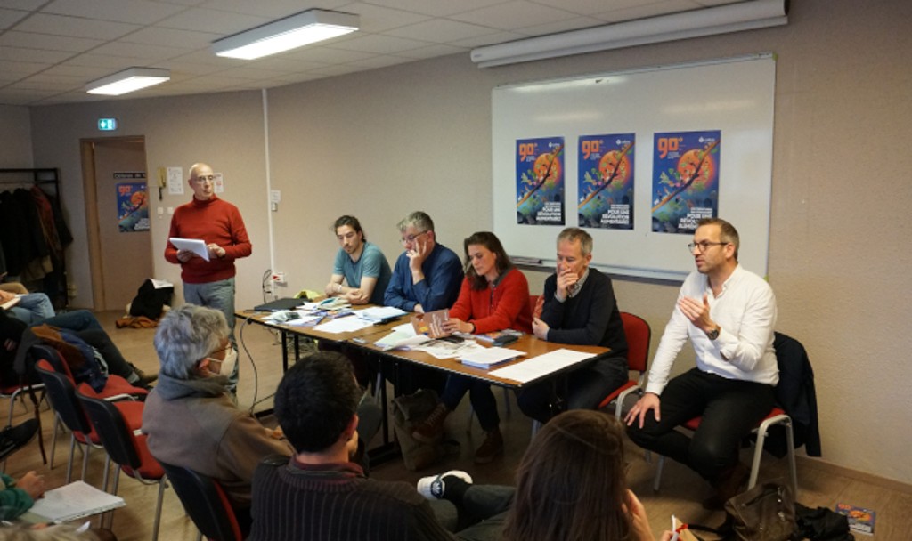 Vincent Tardieu (à gauche), coordinateur des publications et études de Colibris a animé la soirée sur le thème de la résilience alimentaire à Bordeaux.