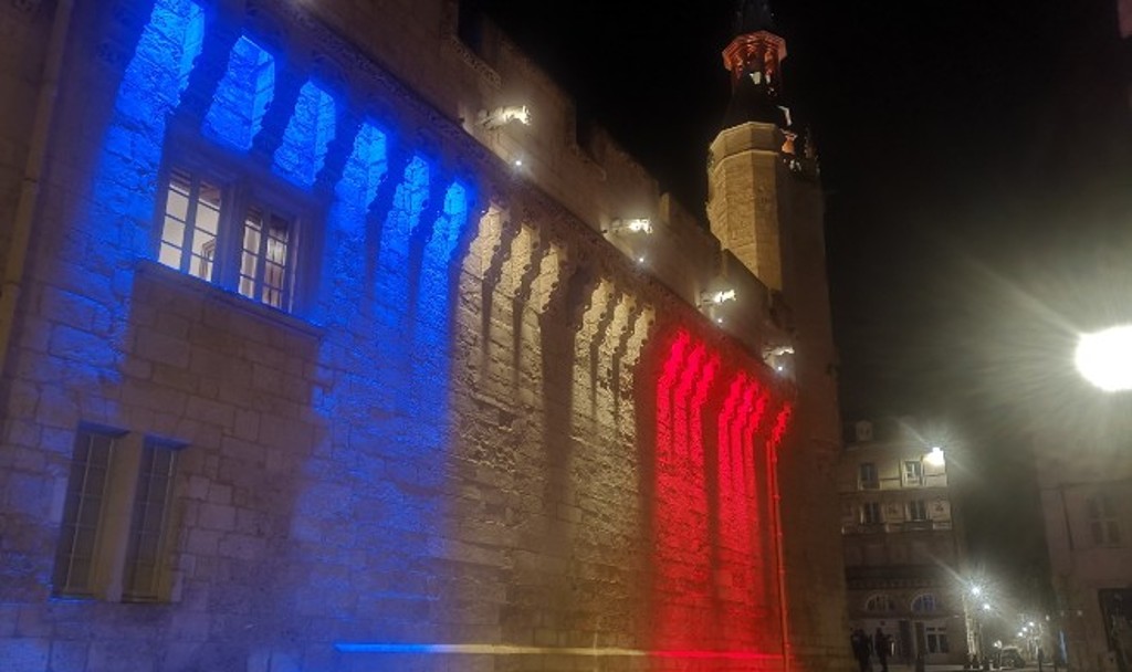 L'hôtel de ville de La Rochelle était aux couleurs du drapeau français pour ces élections
