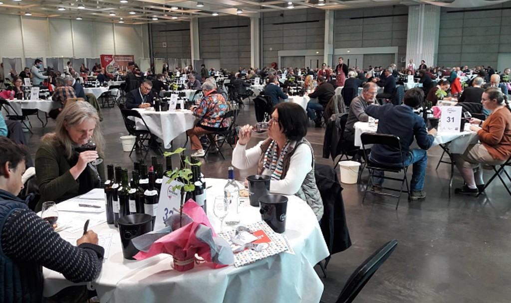 Les jurés du Concours de Bordeaux Vins d'Aquitaine se sont réunis pour la 66ème édition de l'événement, ces vendredi 22 et samedi 23 avril 2022 au Palais des Congrès de Bordeaux