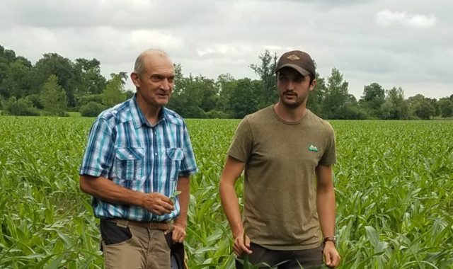 Philippe Joseph et son fils, agriculteurs à Lons, produisent 20 ha de maïs Gaïa