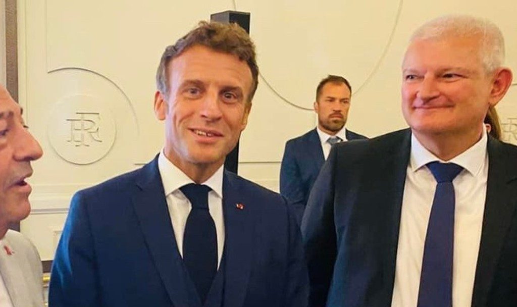 Emmanuel Macron a fait la promesse devant Rémi, la loi sera débattue en 2023