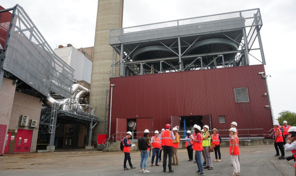 L'UVE de Cenon recycle maintenant les fumées de l'usine et récupère les énergies fatales.