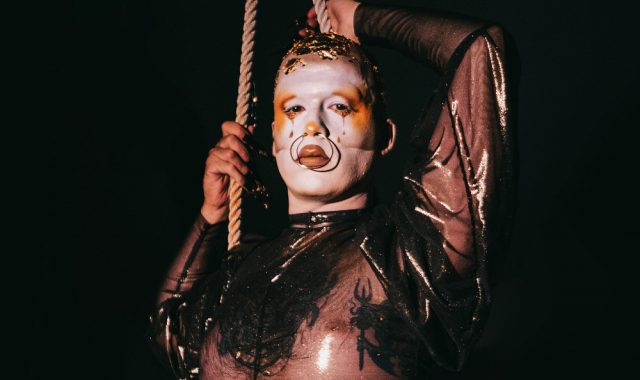 Un show acrobatiquement haute couture et queer, programmé dans le cadre du festival Trente Trente 2023