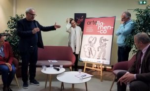 L'affiche d'Arte Flamenco qui reprend une oeuvre de Pablo Picasso dévoilée par la directrice artistique du festival, Sandrine Rabassa et le président du département des Landes Xavier Fortinon