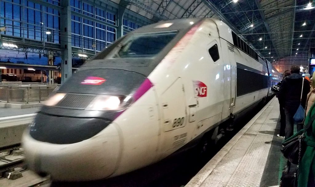 Un TGV en gare de Bordeaux