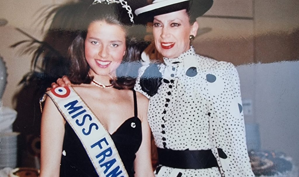 Peggy Zlotkowsky, Miss Aquitaine et Miss France 1989, avec Geneviève de Fontenay.