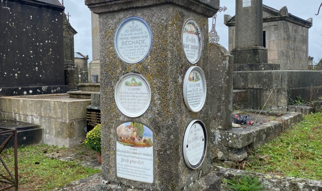 cimetière plaques
