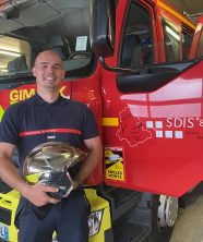Depuis dix-huit ans, Florian Nivelle est sapeur-pompier volontaire. un engagement citoyen qu'il parvient à concilier avec son emploi à temps plein et sa vie de famille.  