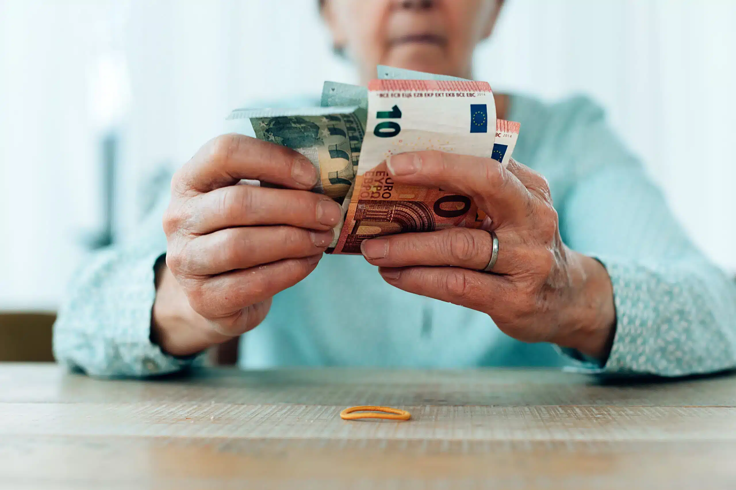 « mes proches disent que je profite de l’etat car je n’ai jamais travaillée, voici le montant de ma retraite »