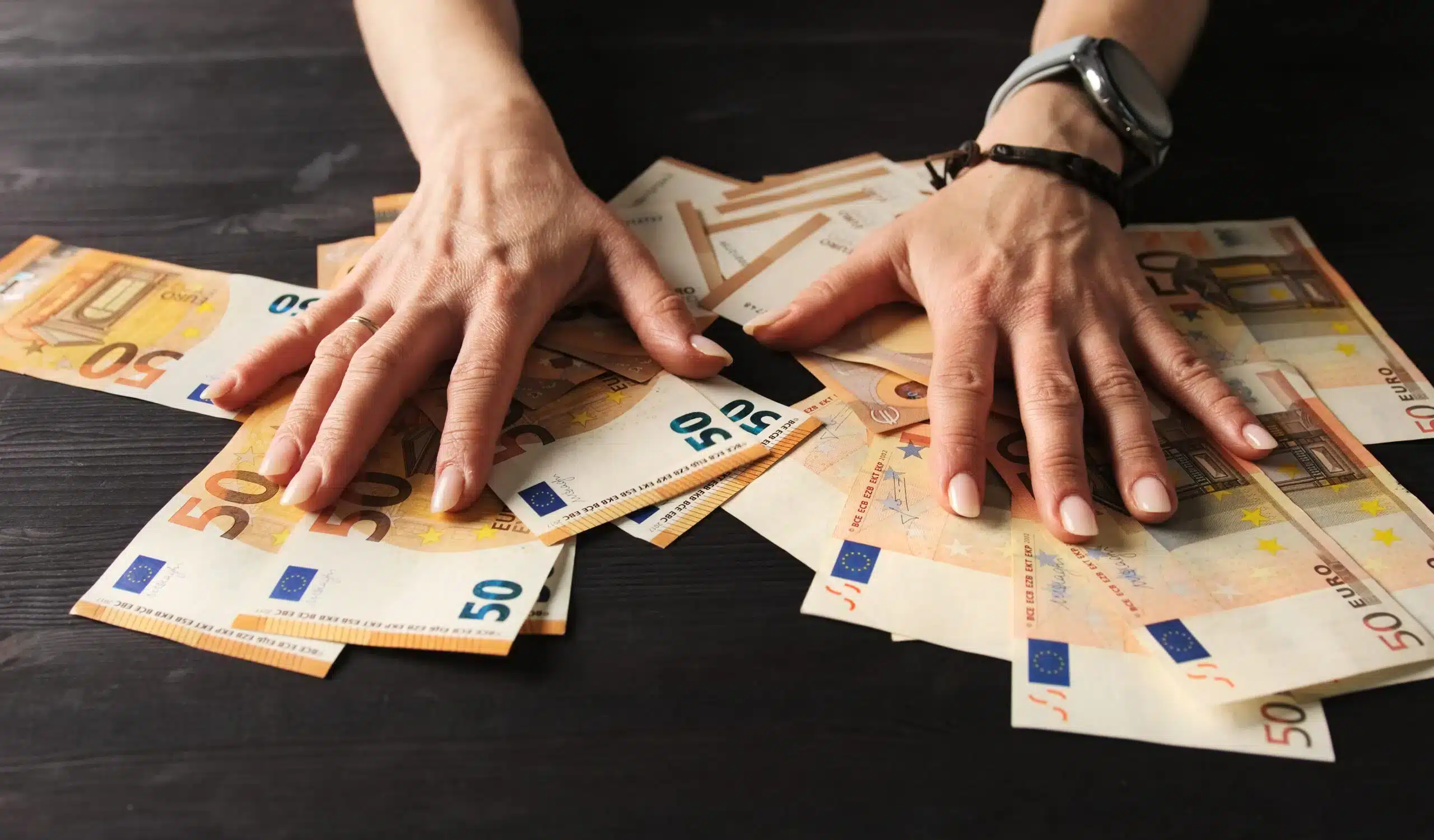 si votre compte dépasse ce montant, la banque vous considèrera comme riche et vous aurez des d’avantages d’exclusifs