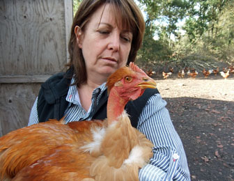 Geneviève Peyre, éleveur de chapons et maman poule
