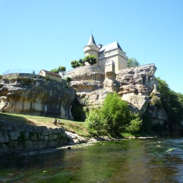 Le château de Belcayre, sur son promontoire