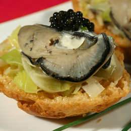 Profiteroles d'huîtres Arcachon Cap-Ferret au caviar d’Aquitain