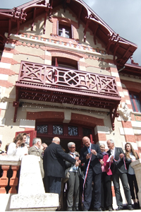Alain Rousset inaugurant le Chalet Mauirac restauré, en présence des héritiers de François Mauriac