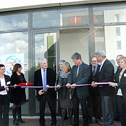 Inauguration par Philippe Madrelle, avec Martine Jardiné, Jean-Jacques Ronzié, Prés. du CA de la CAF, Jean Touzeau, Maire de Lormont et  Paule LAGRASTA. Directrice Départementale de la Cohésion Sociale de la Gironde