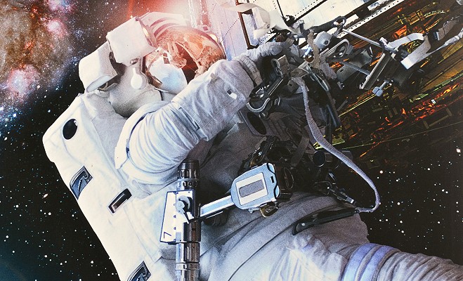  Hubble :  © Toni MYERS/IMAX Space Ltd/Warner Bros/FUTUROSCOPE.