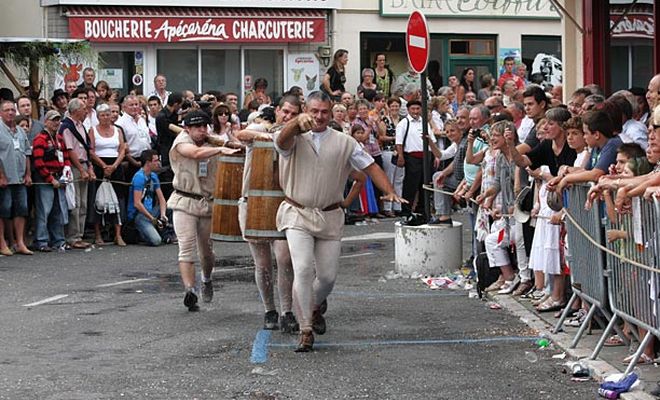 La course des porteurs de sameaux à Salies-de-Béarn