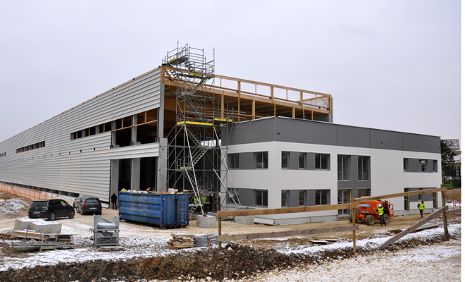 Le nouveau bâtiment en construction devrait être inauguré en juin 2016