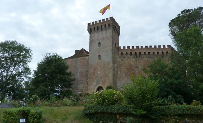 La forteresse de Morlanne, édifiée en 1373 sur ordre de Gaston Fébus