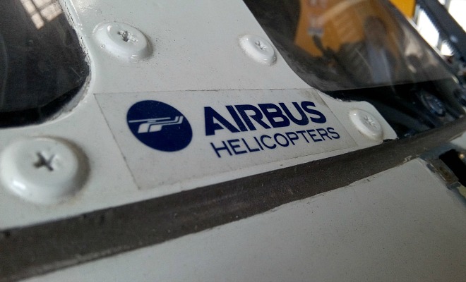Logo Airbus Helicopters sur l'hélicoptère de type Ecureuil mis à disposition sur le site Aérocampus