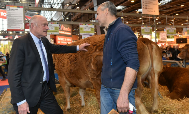 Alain Rousset en visite auprès des producteurs présents sur le Salon international de l'Agriculture 2017