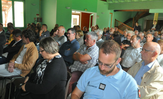 80 personnes ont assisté à la réunion d'information sur le plan loup