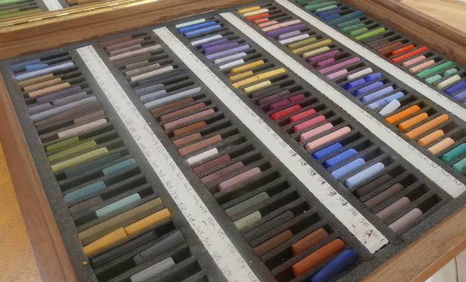 L'entreprise fabrique 150 000 bâtonnets de pastels par an