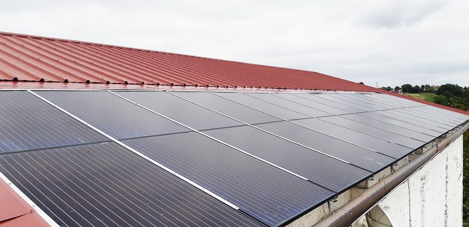 2ème installation de panneaux photovoltaïques que I-ENER effectue sur la commune de Bardos, avec une production annuelle de 10 500 kWh