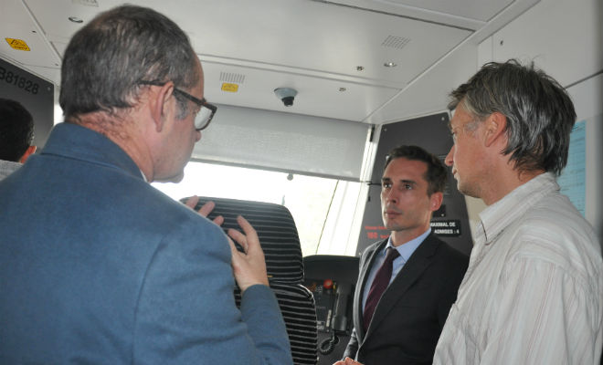 Jean-Baptiste Djebari, secrétaire d'état aux transports à bord du TER de 10 h 16 au départ de Bergerac