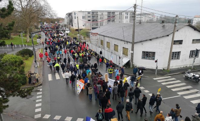 Les manifestants à La Rochelle, boulevard Joffre