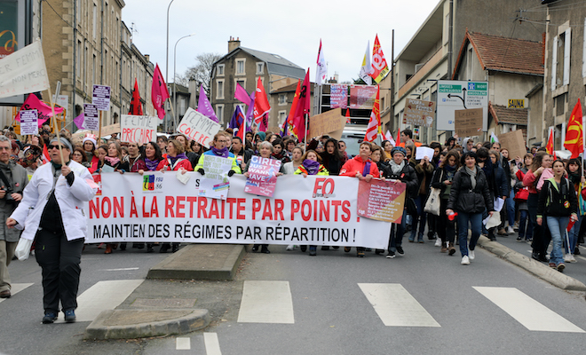 Plus de 8 000 manifestants à Poitiers contre la réforme des retraites ce mardi 17 décembre