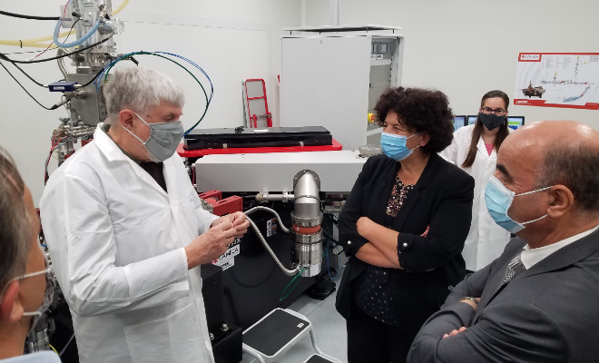 La ministre Frédérique Vidal en visite dans les laboratoires de recherche de l'Université de Pau