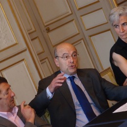  Jean-Louis David, Alain Juppé et Véronique Fayet listent les mesures prises par la ville suite aux 5 noyades de jeunes bordelais